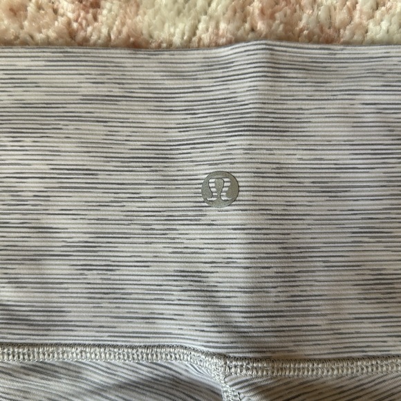 Lululemon Wunder Under Luxtreme leggings - Picture 4 of 7